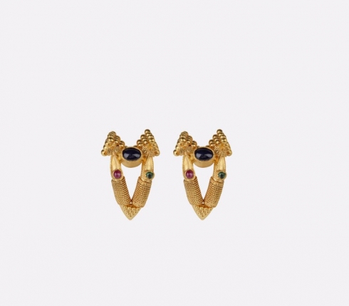 7022. earrings